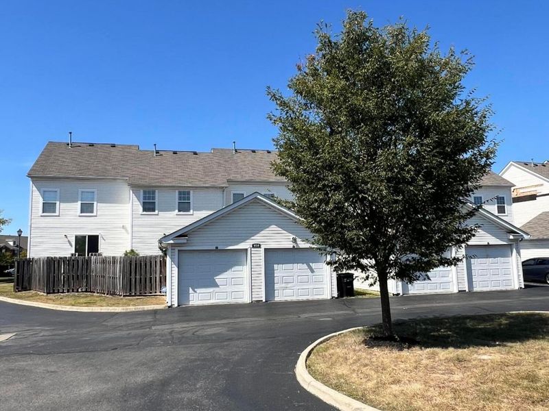 952 Hartford Village Boulevard, Columbus, OH 43228 Photo 8