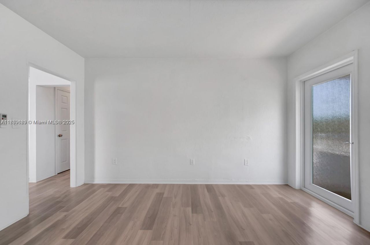 570 NE 68th St, Miami, FL 33138 Photo