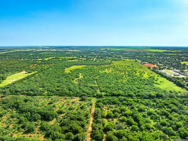 3911 County Road 1000, Pearsall, TX 78061