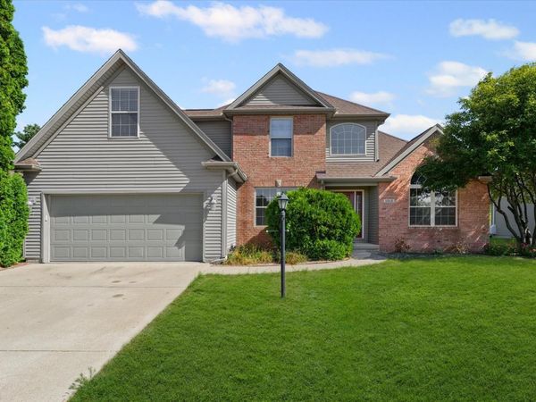 1012 Waters Edge Road, Champaign, IL 61822