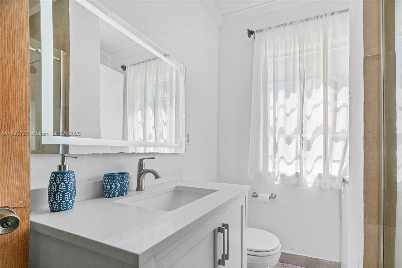 728 Newark St, West Palm Beach, FL 33401 Photo