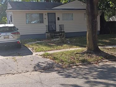 405 W Bundy Avenue, Flint, MI 48505