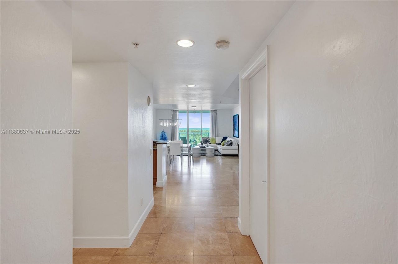 14951 Royal Oaks Ln, Unit 1704, North Miami, FL 33181 Photo