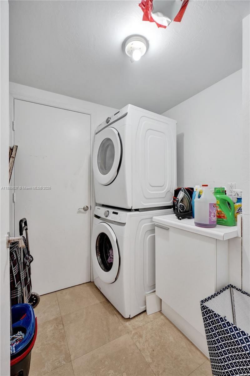 14951 Royal Oaks Ln, Unit 1704, North Miami, FL 33181 Photo