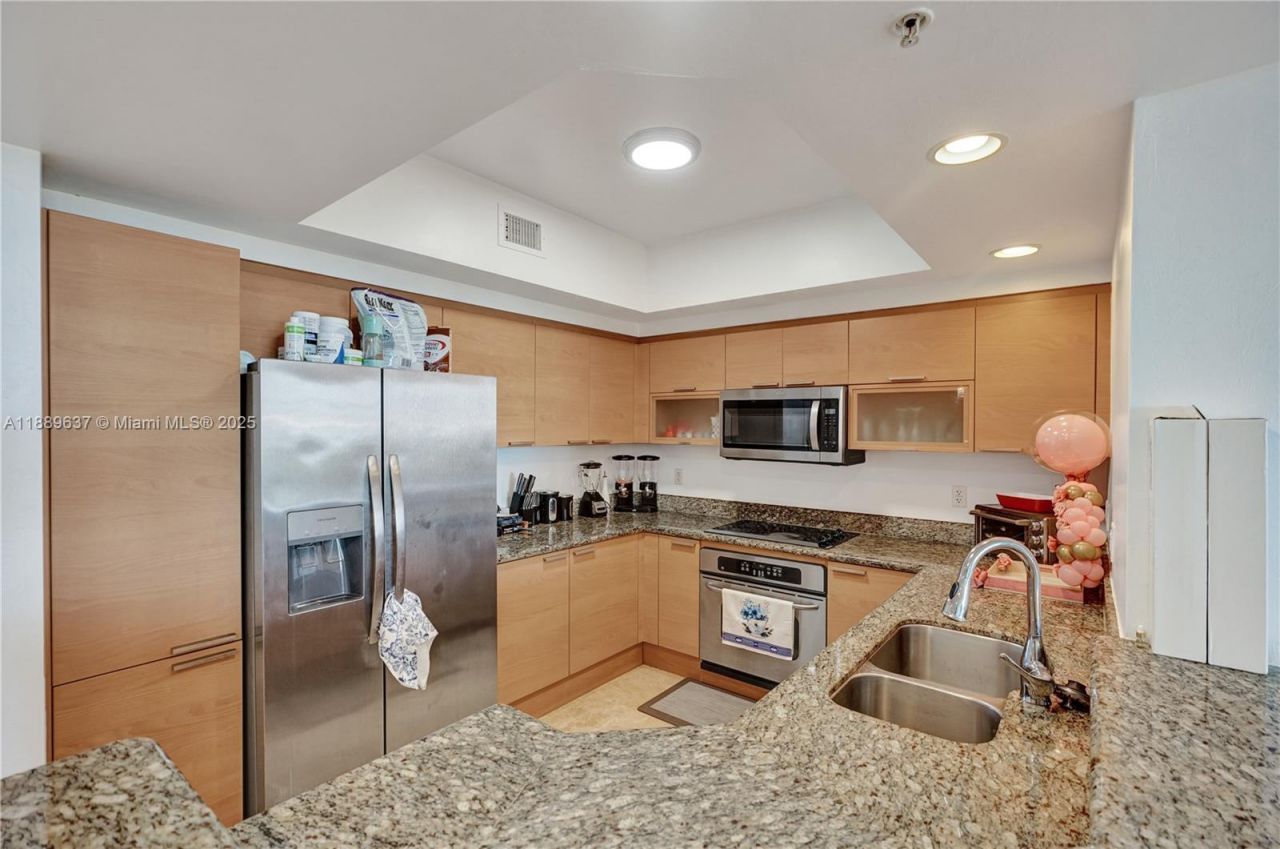 14951 Royal Oaks Ln, Unit 1704, North Miami, FL 33181 Photo