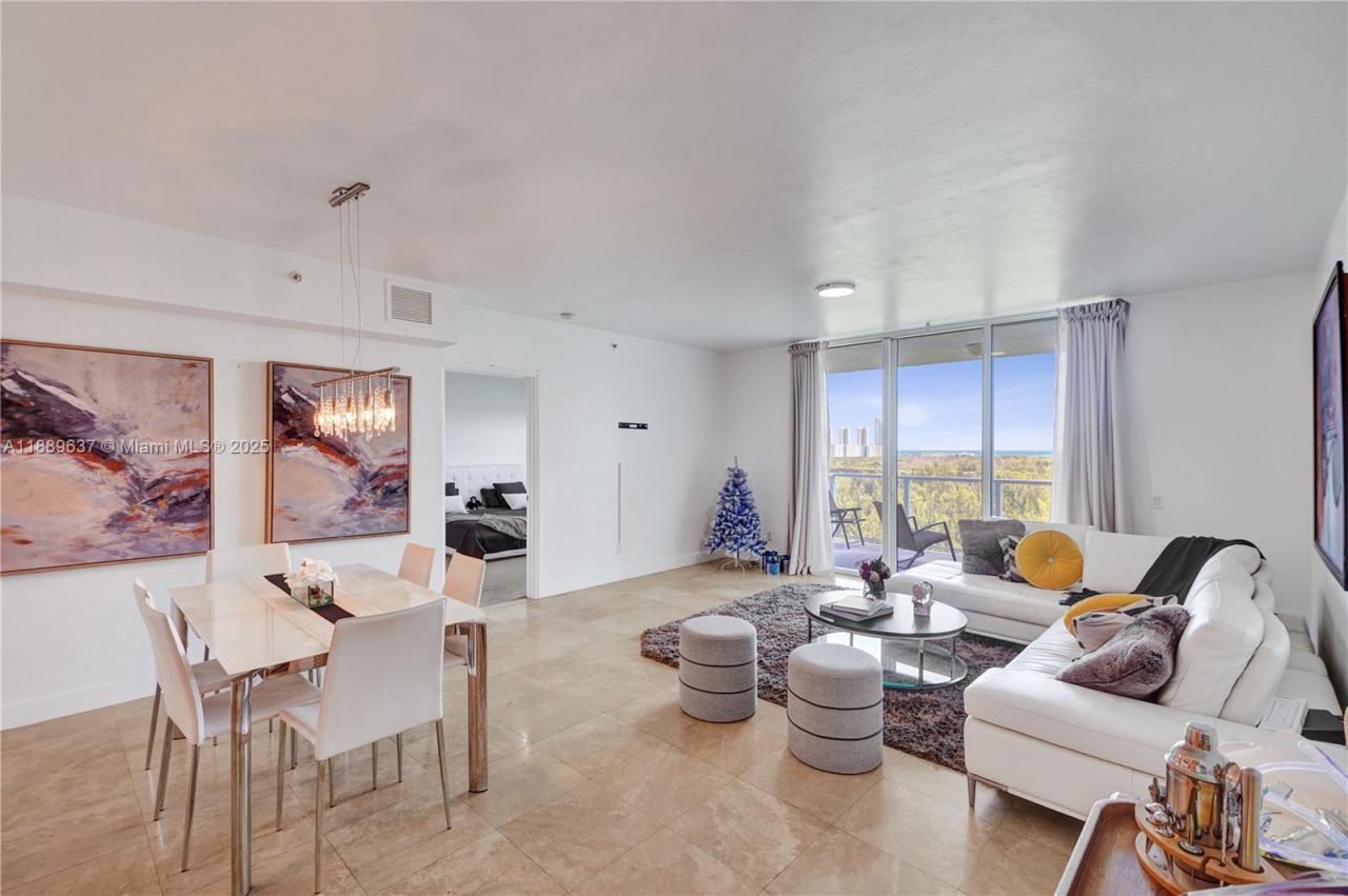 14951 Royal Oaks Ln, Unit 1704, North Miami, FL 33181 Photo