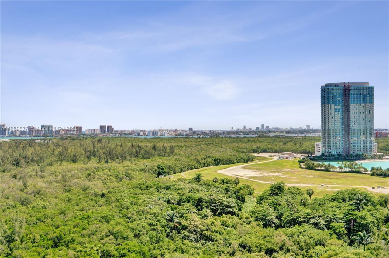 14951 Royal Oaks Ln, Unit 1704, North Miami, FL 33181 Photo