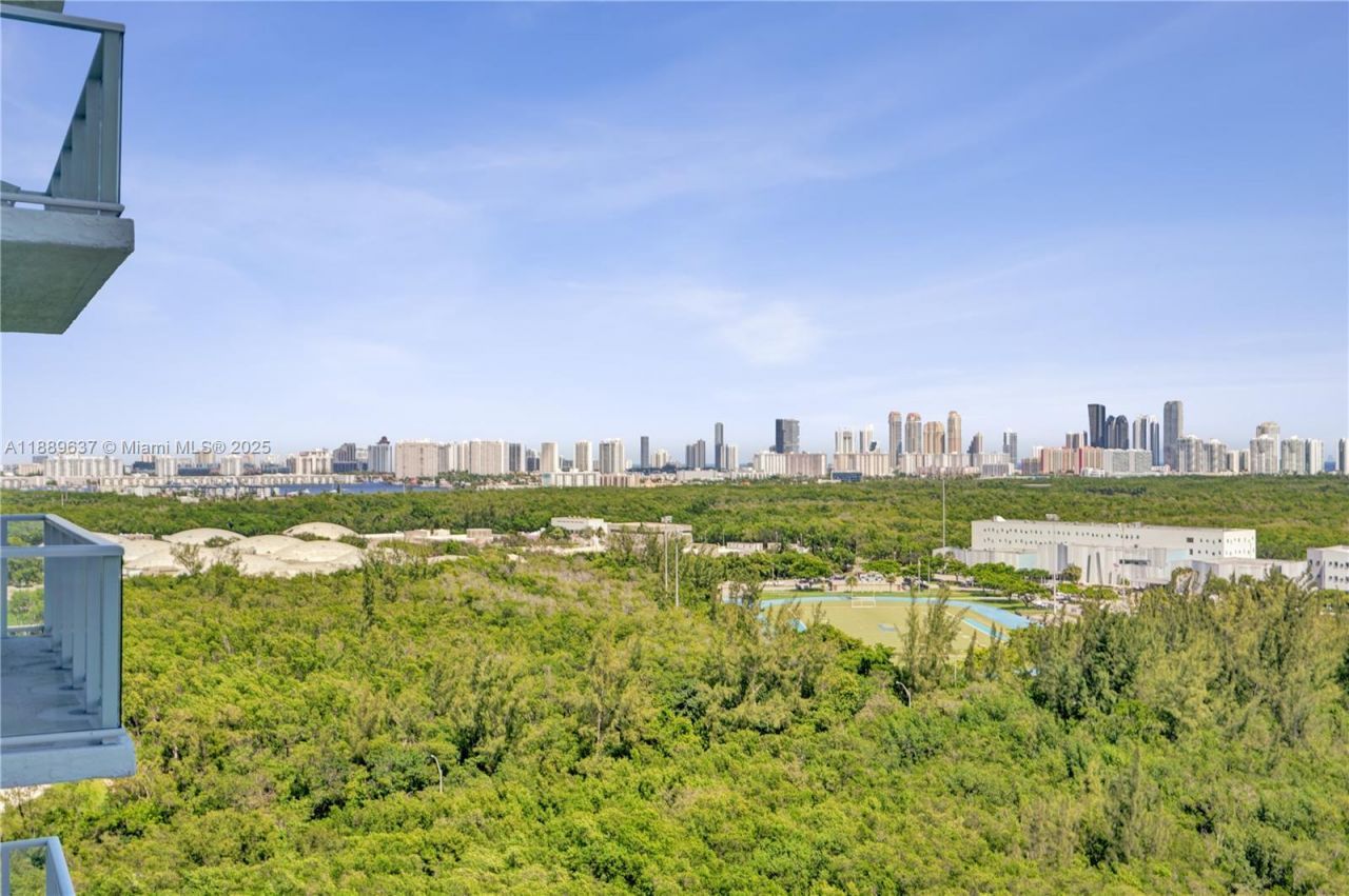 14951 Royal Oaks Ln, Unit 1704, North Miami, FL 33181 Photo