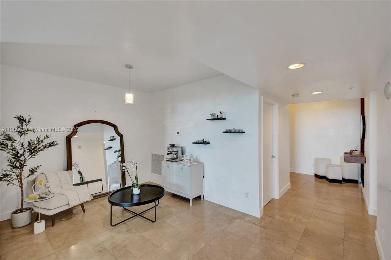 14951 Royal Oaks Ln, Unit 1704, North Miami, FL 33181 Photo