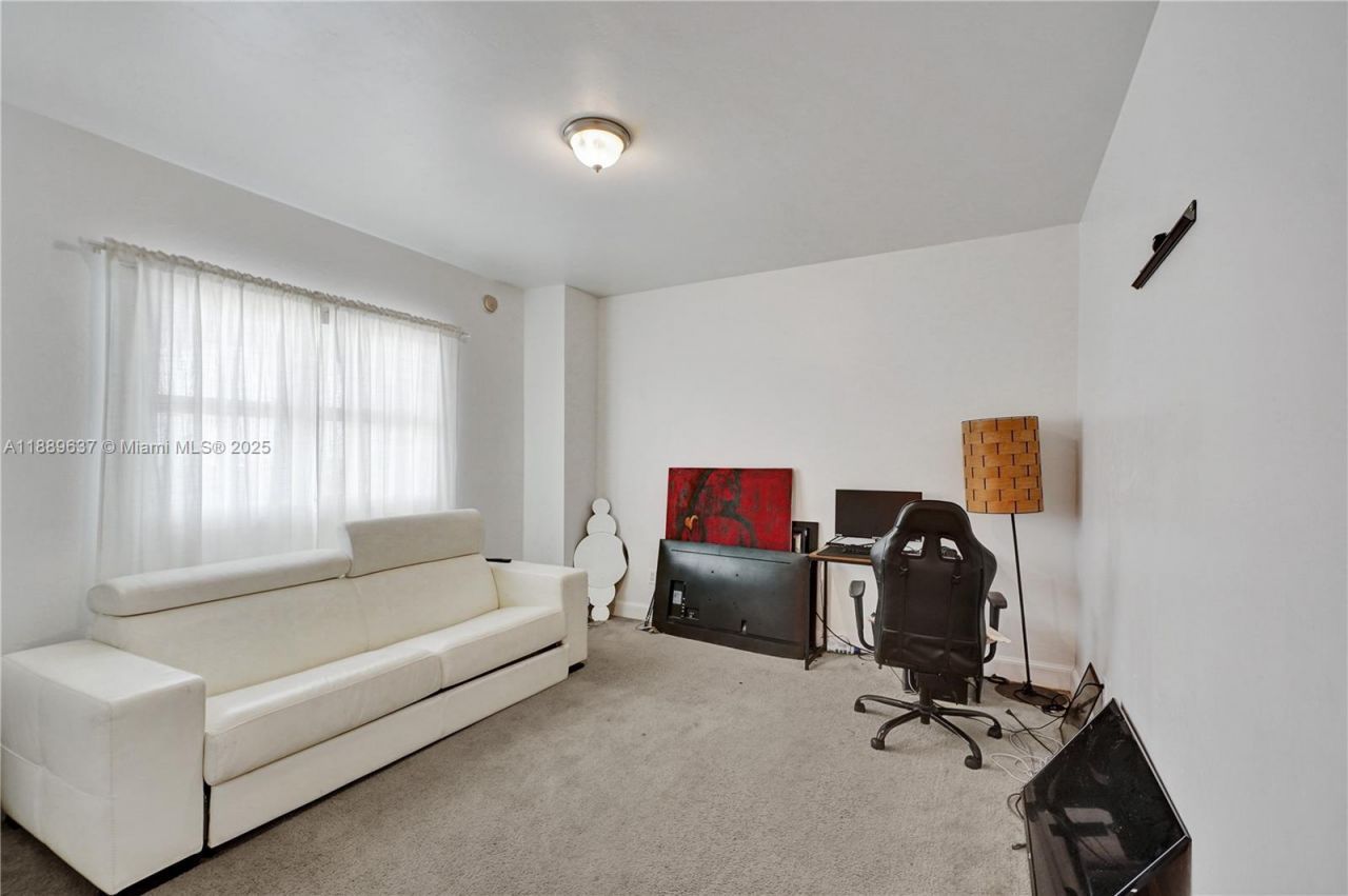 14951 Royal Oaks Ln, Unit 1704, North Miami, FL 33181 Photo