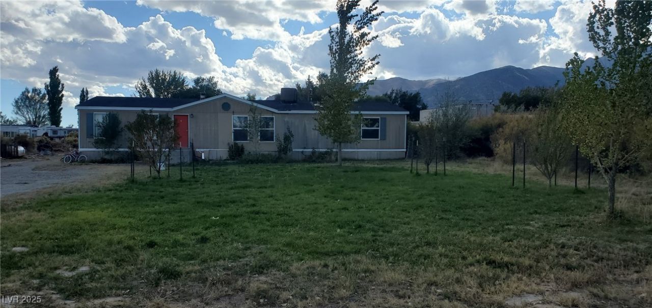 416 Jefferson Drive, Round Mountain, NV 89045