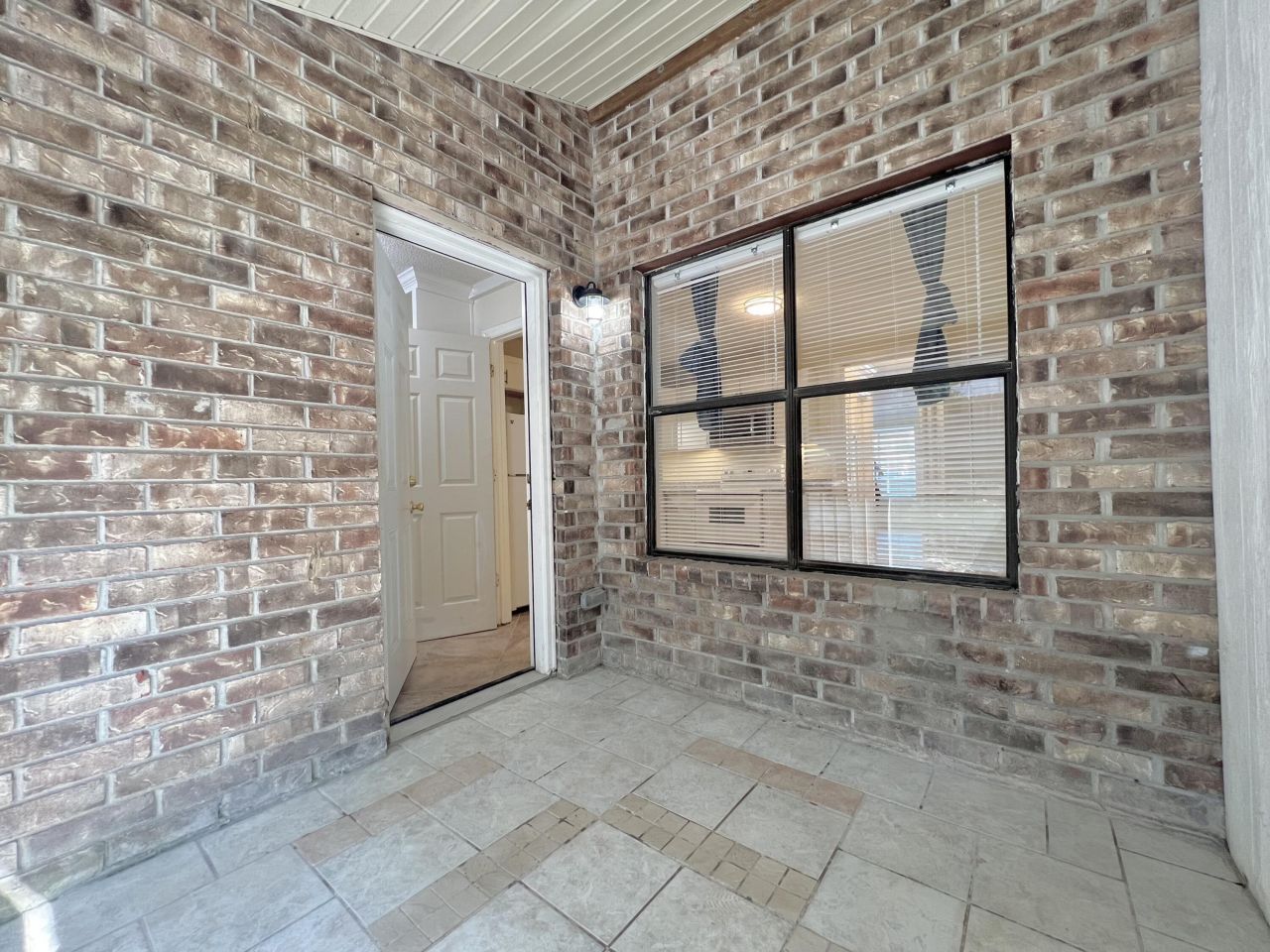 1910 Tropicana Road Photo 12