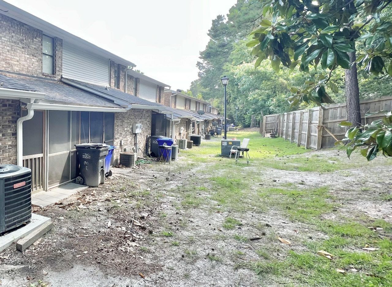 1910 Tropicana Road Photo 14