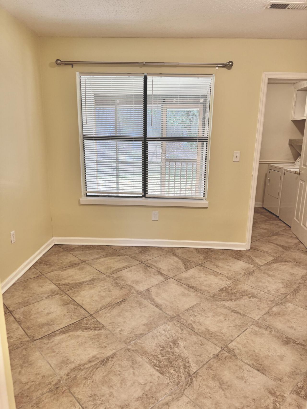 1910 Tropicana Road Photo 5