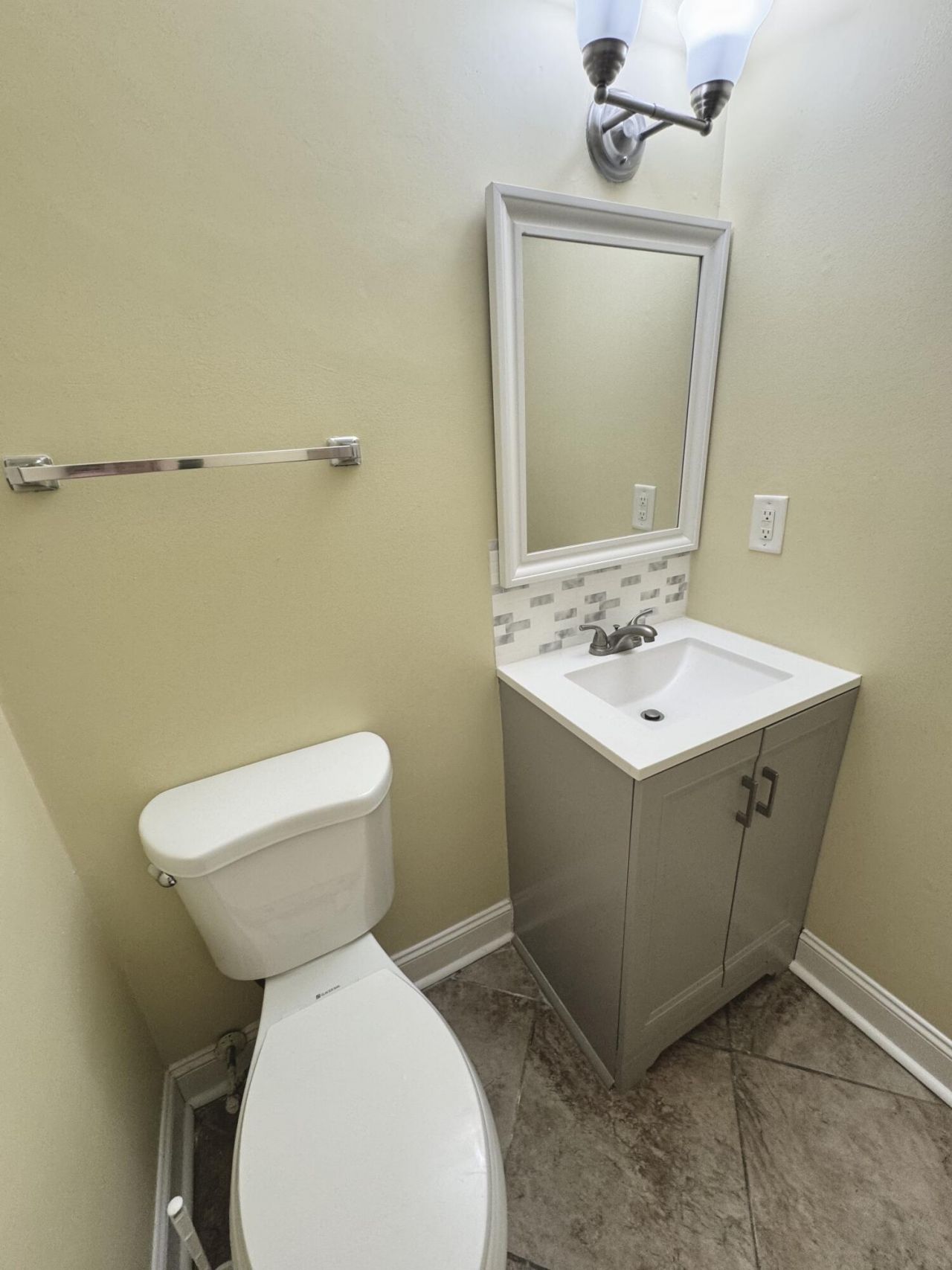 1910 Tropicana Road Photo 6