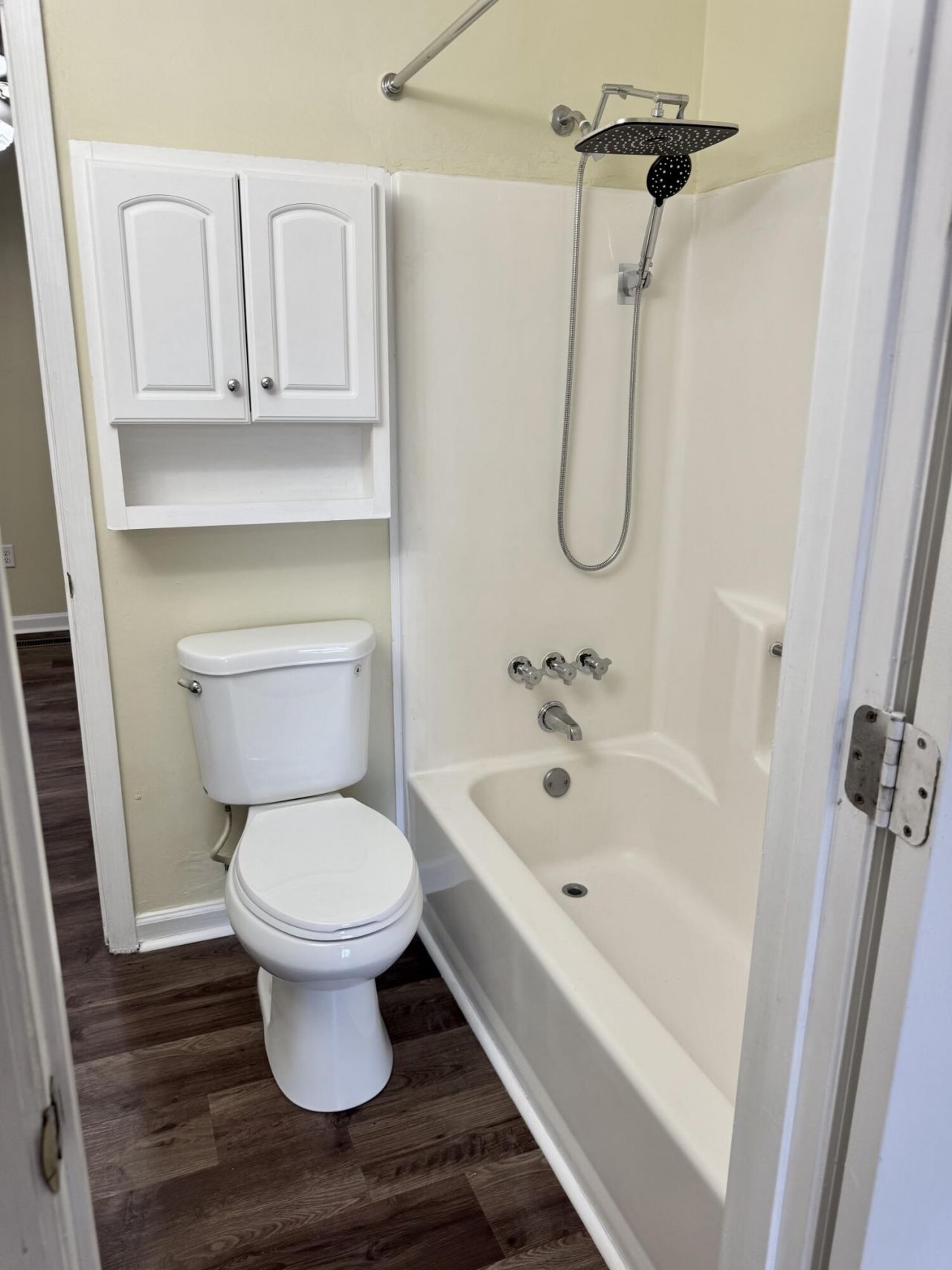 1910 Tropicana Road Photo 8