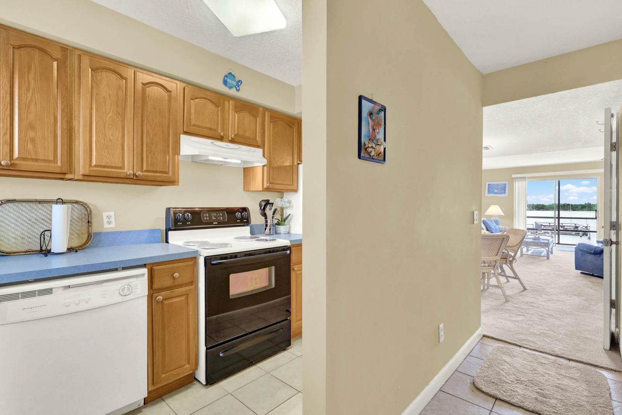 1300 Seaway Dr, Unit E 5, Fort Pierce, FL 34949 Photo