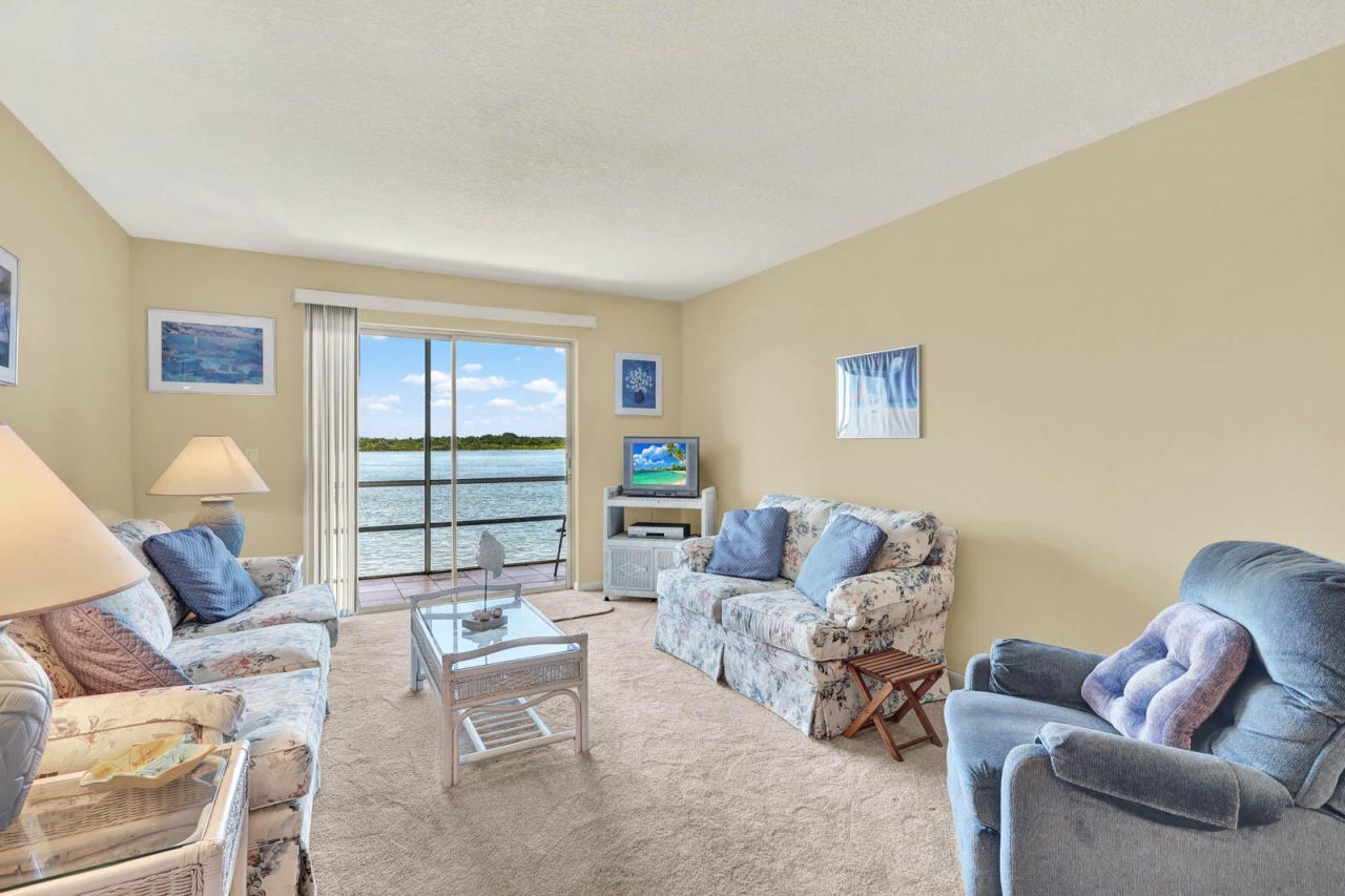 1300 Seaway Dr, Unit E 5, Fort Pierce, FL 34949 Photo