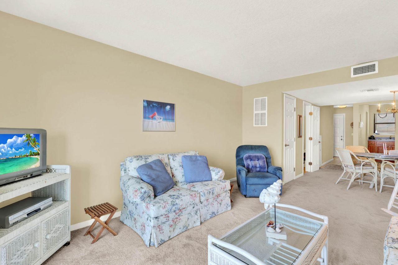 1300 Seaway Dr, Unit E 5, Fort Pierce, FL 34949 Photo