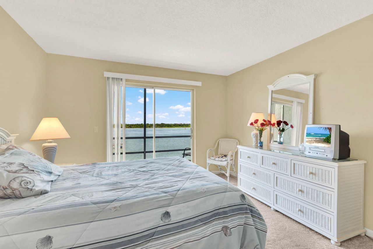 1300 Seaway Dr, Unit E 5, Fort Pierce, FL 34949 Photo