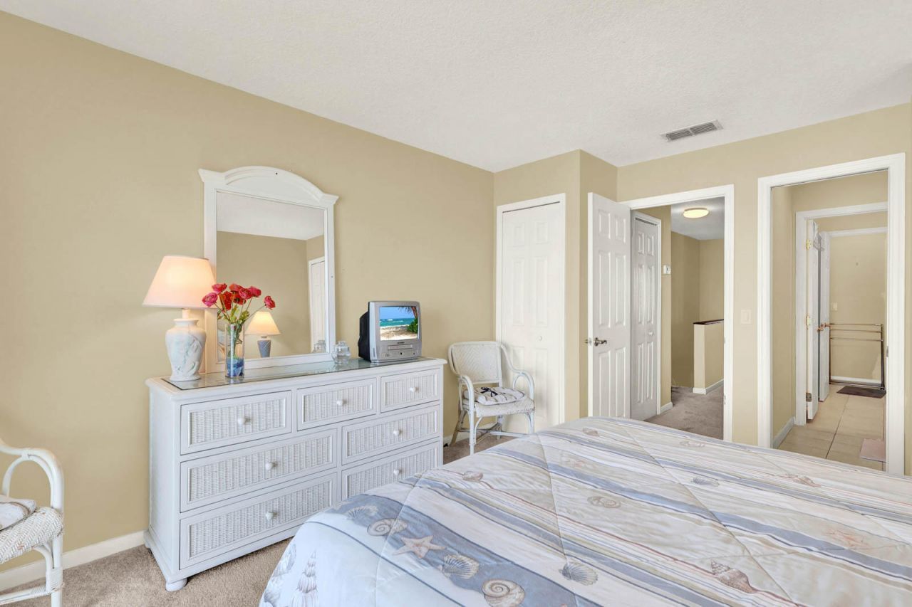 1300 Seaway Dr, Unit E 5, Fort Pierce, FL 34949 Photo