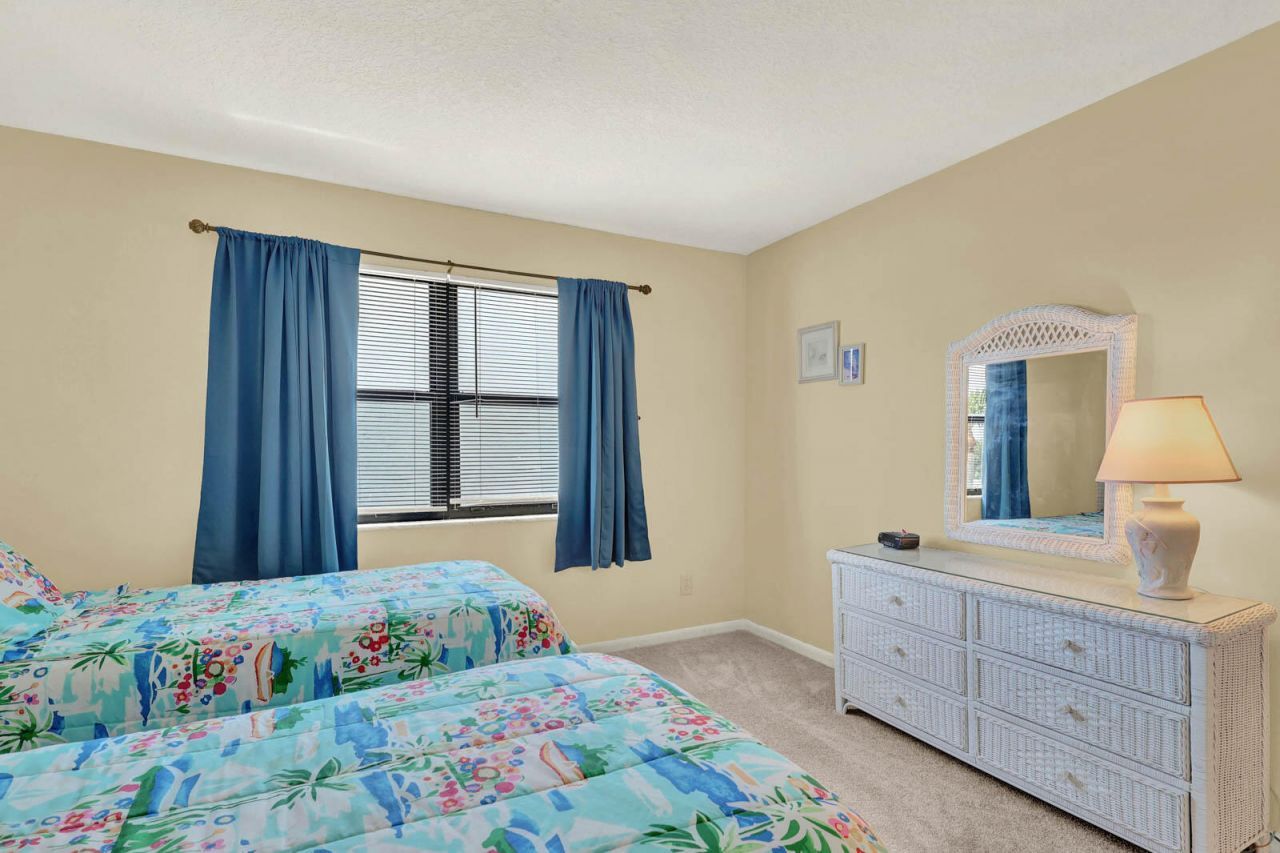 1300 Seaway Dr, Unit E 5, Fort Pierce, FL 34949 Photo