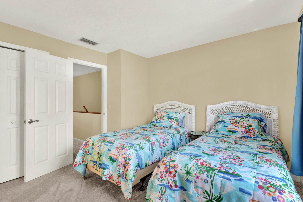 1300 Seaway Dr, Unit E 5, Fort Pierce, FL 34949 Photo