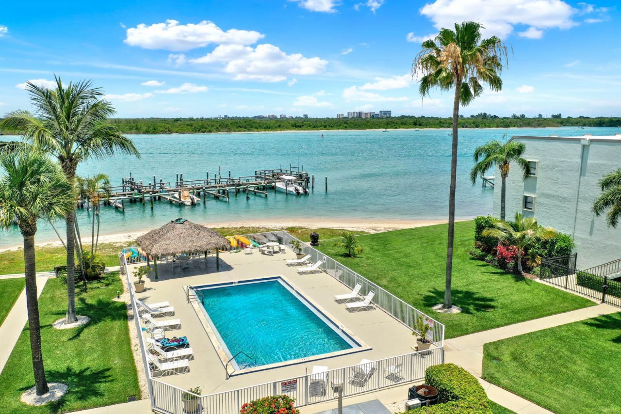 1300 Seaway Dr, Unit E 5, Fort Pierce, FL 34949 Photo