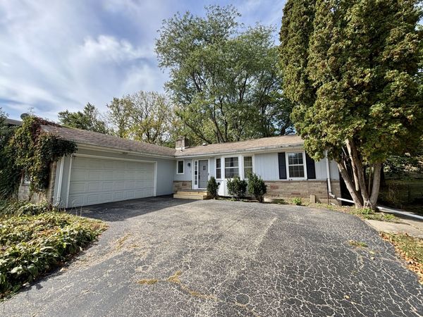 911 Kenmore Road, Rockford, IL 61108