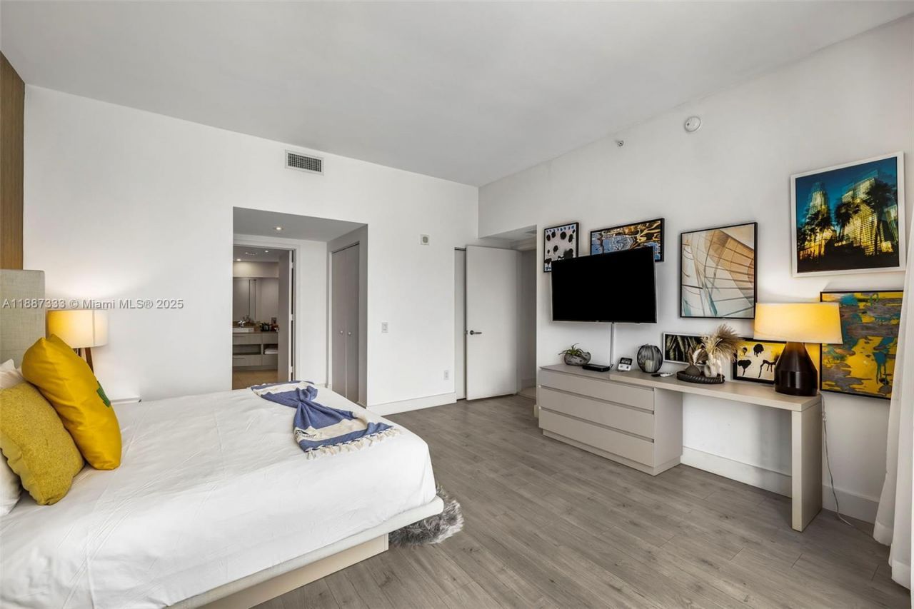 4111 S Ocean Dr, Unit LPH1, Hollywood, FL 33019 Photo