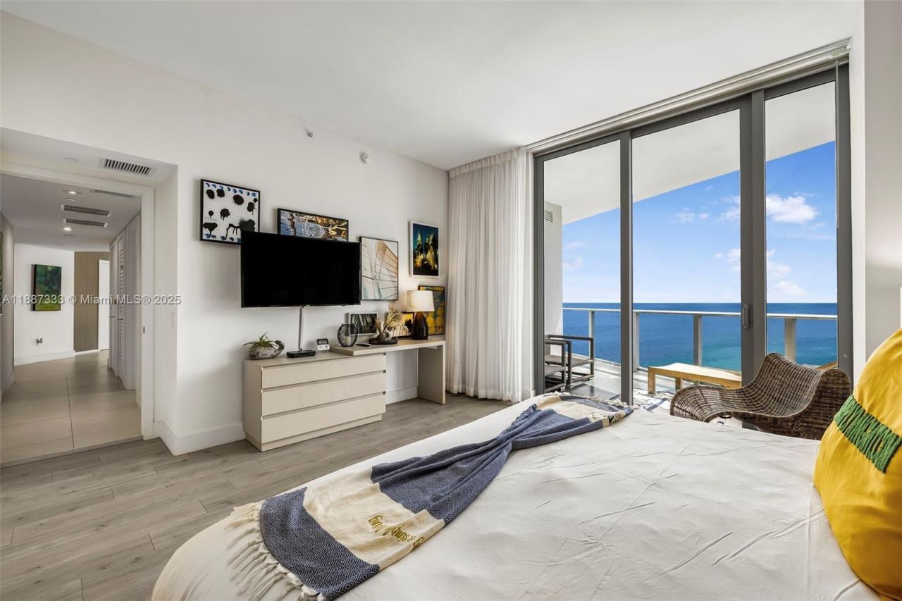 4111 S Ocean Dr, Unit LPH1, Hollywood, FL 33019 Photo