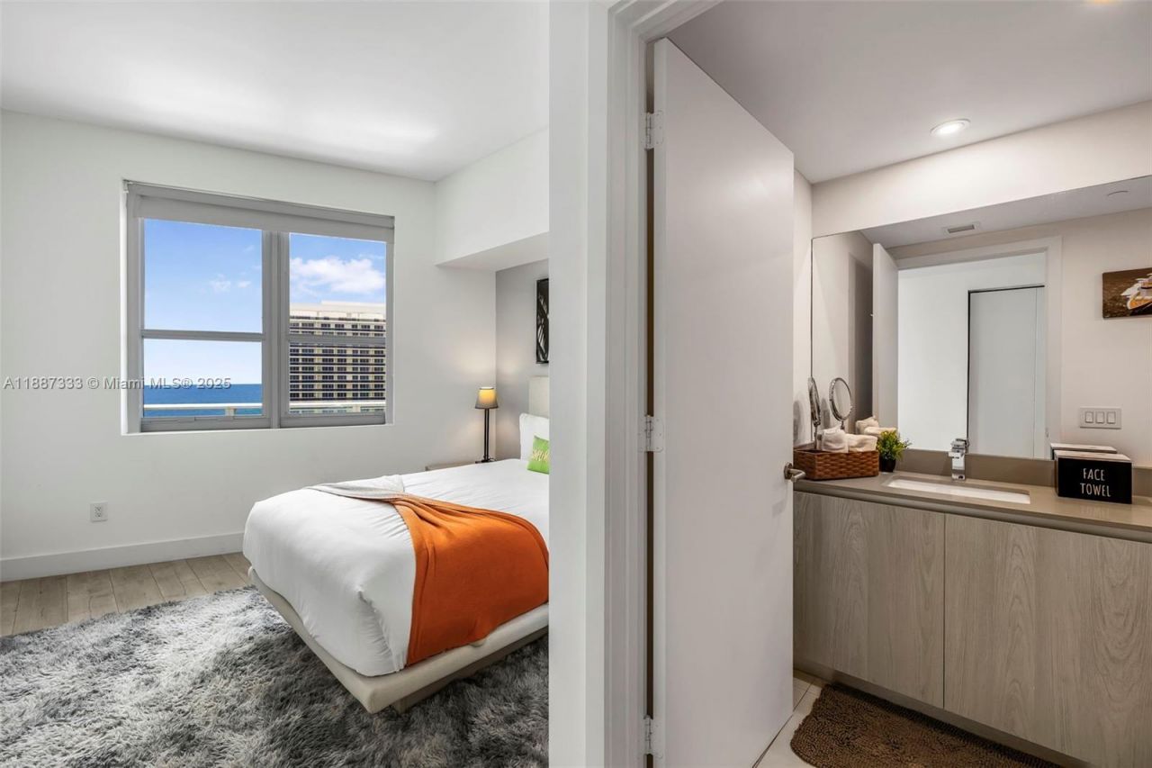 4111 S Ocean Dr, Unit LPH1, Hollywood, FL 33019 Photo