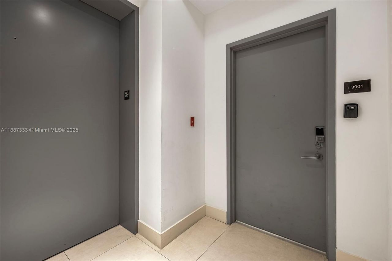 4111 S Ocean Dr, Unit LPH1, Hollywood, FL 33019 Photo