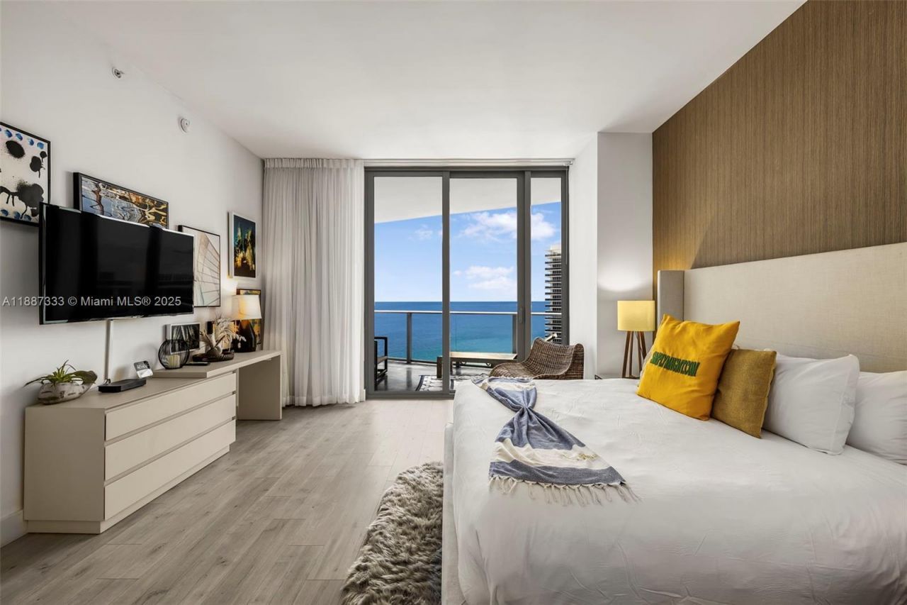 4111 S Ocean Dr, Unit LPH1, Hollywood, FL 33019 Photo