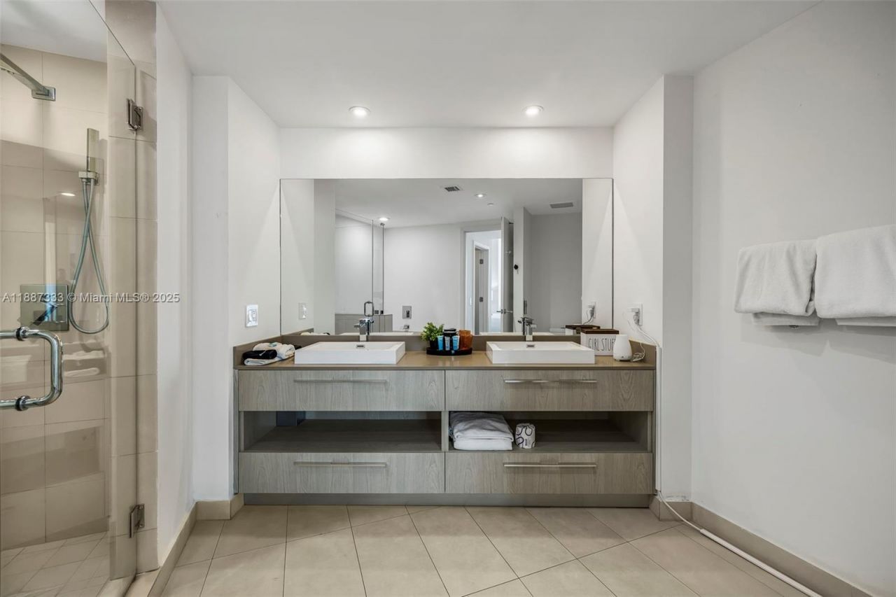 4111 S Ocean Dr, Unit LPH1, Hollywood, FL 33019 Photo