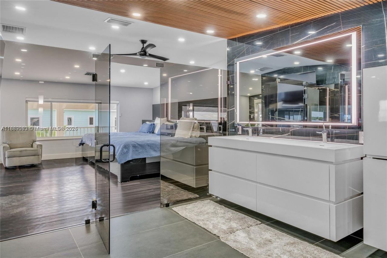 67 N Bounty Ln, Key Largo, FL 33037 Photo