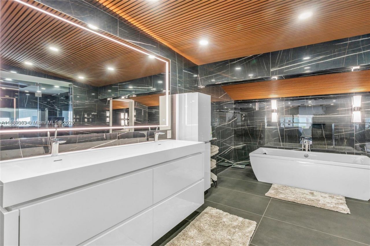 67 N Bounty Ln, Key Largo, FL 33037 Photo