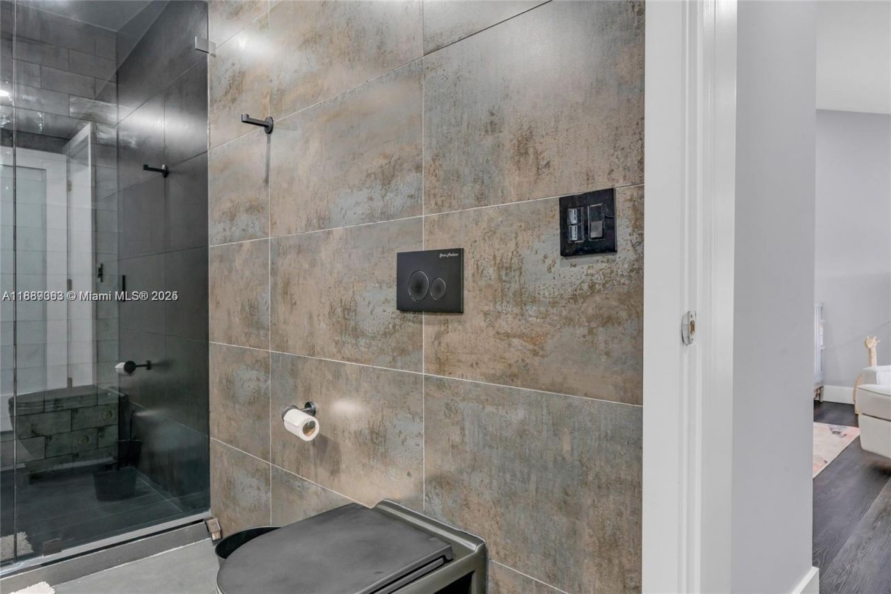 67 N Bounty Ln, Key Largo, FL 33037 Photo