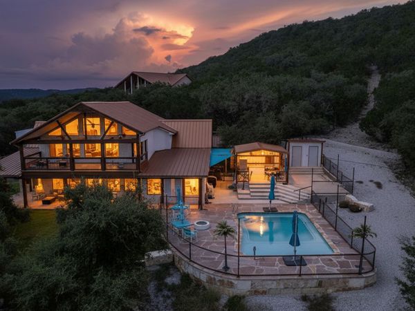 319 Bent River, ConCan, TX 78838