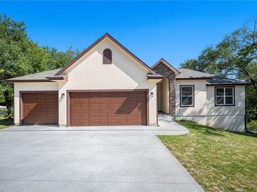 3711 N Wayne Avenue, Kansas City, MO 64116