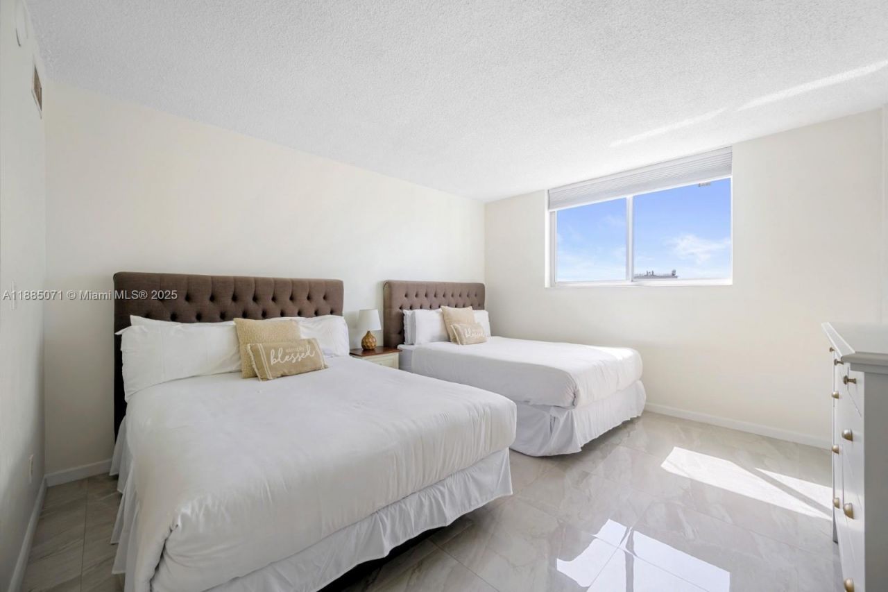 19370 Collins Ave, Unit 1425, Sunny Isles Beach, FL 33160 Photo