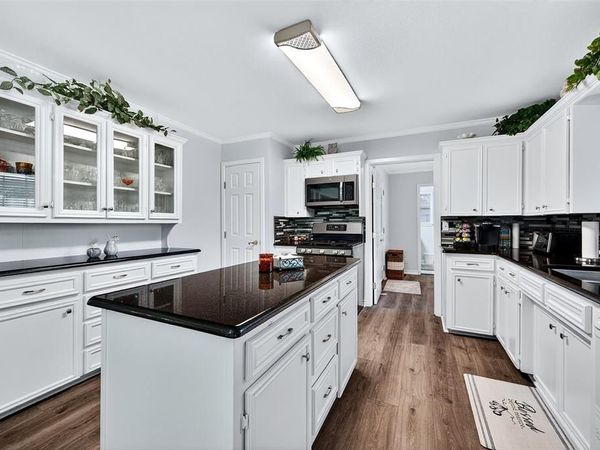 230 Center Street, Whitesboro, TX 76273