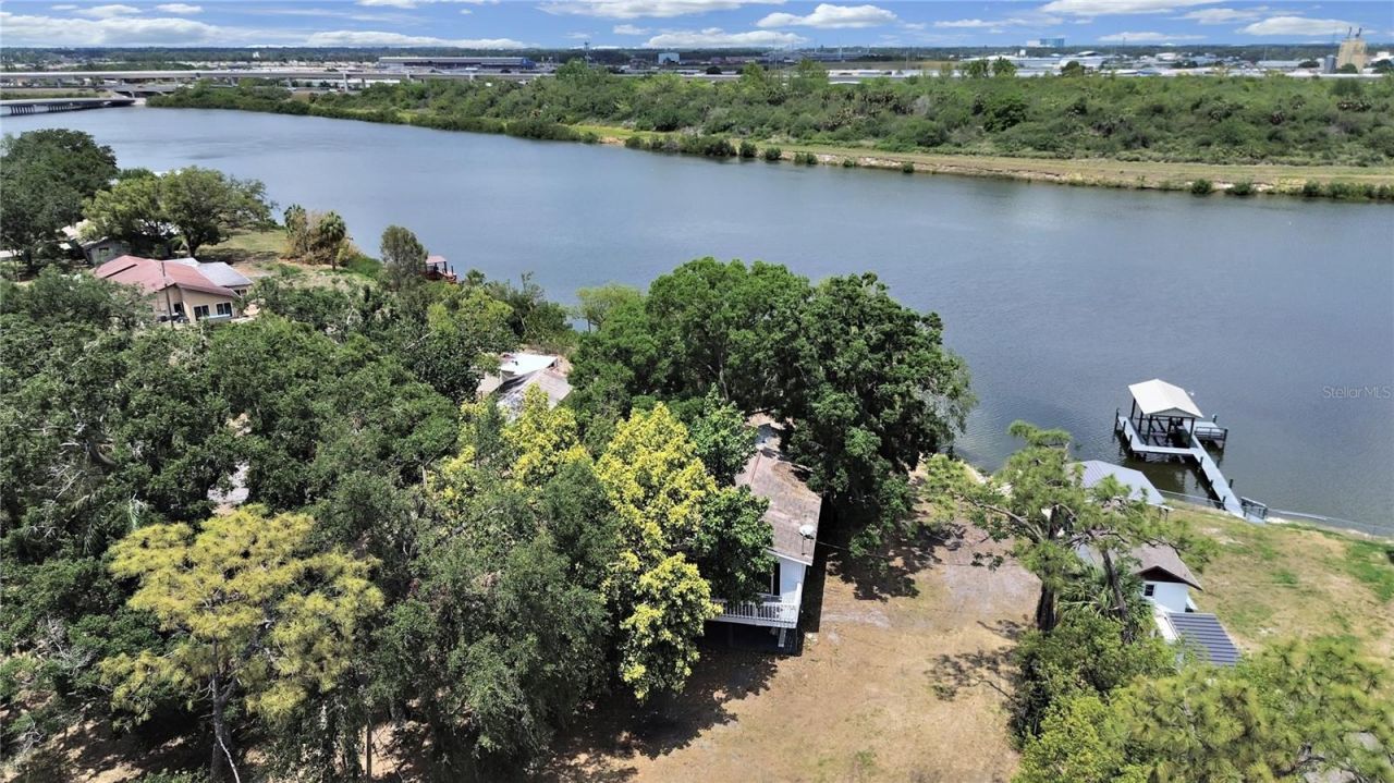 6610 Myrna Dr, Tampa, FL 33619 Photo