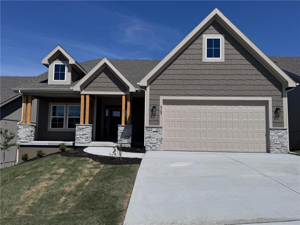 2157 Black Walnut Drive, Liberty, MO 64068 Main Photo