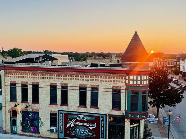 300 Steele St, Algoma, WI 54201