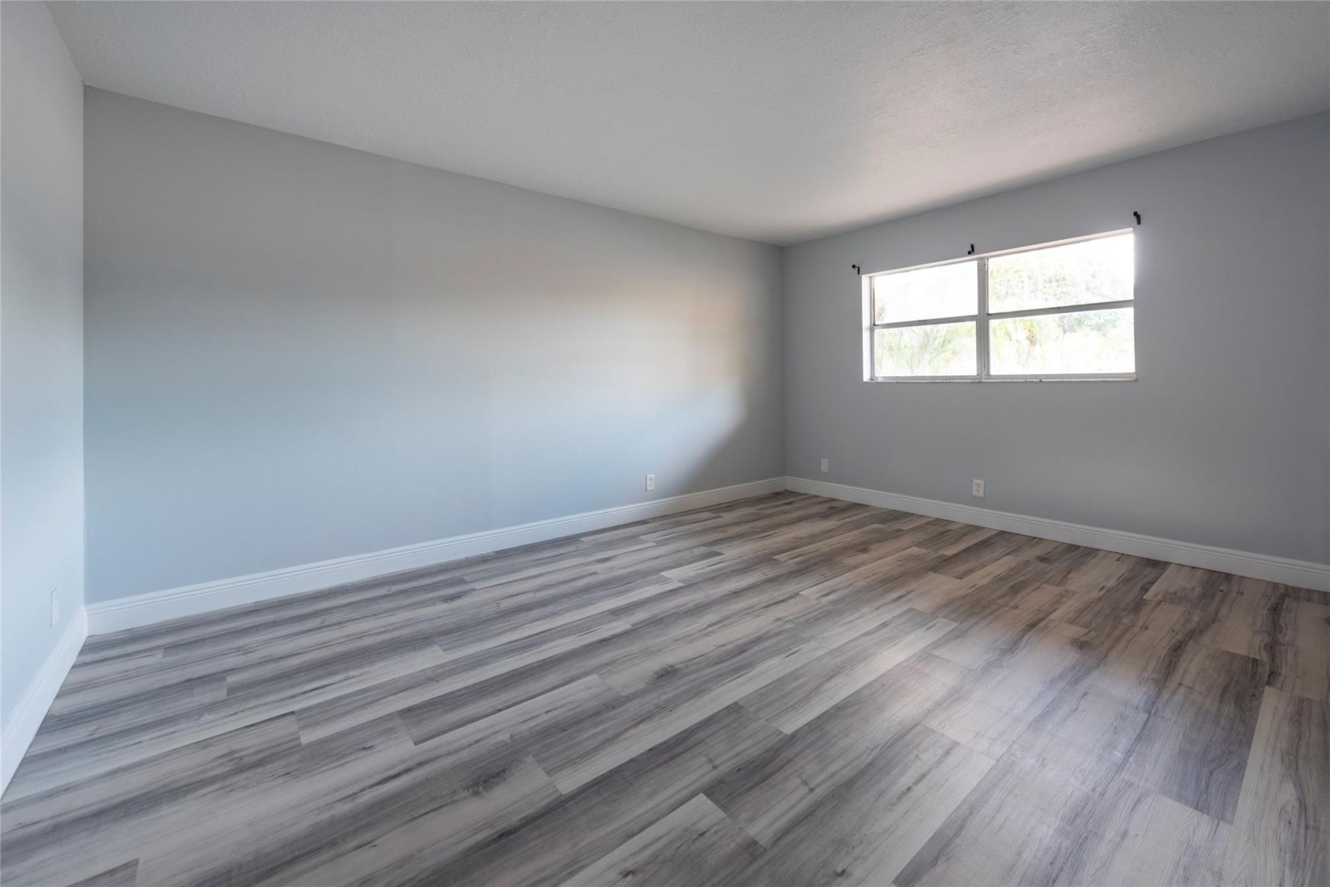 6061 N Falls Circle Drive, Unit 102, Lauderhill, FL 33319 Photo