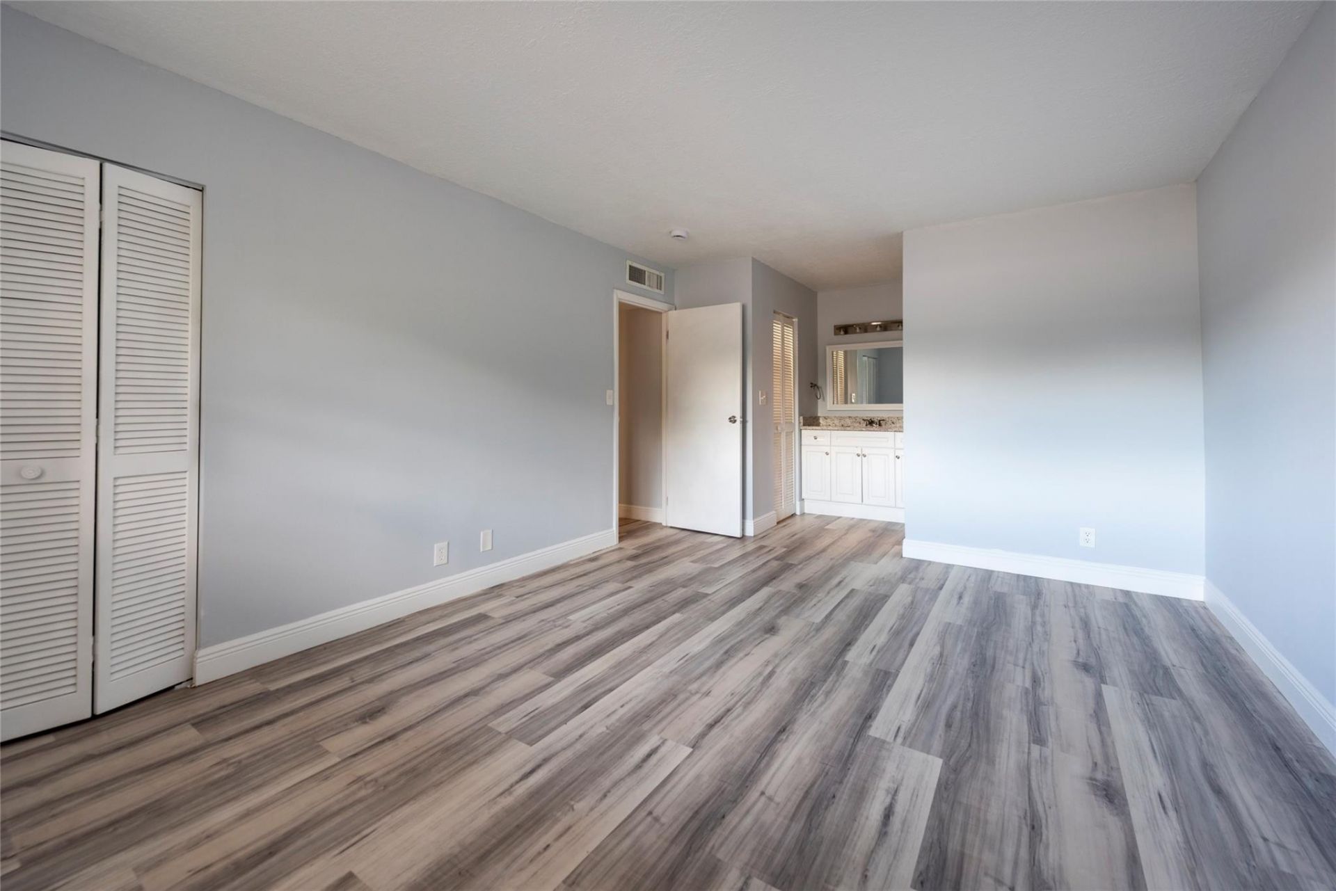 6061 N Falls Circle Drive, Unit 102, Lauderhill, FL 33319 Photo