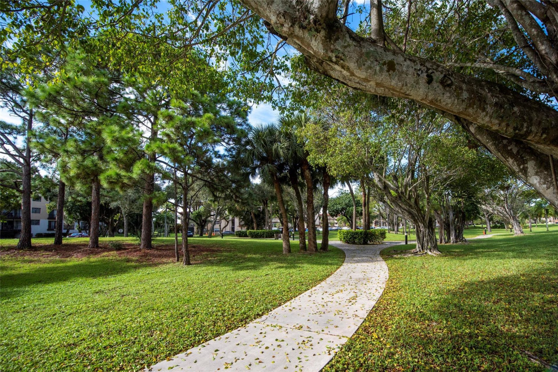 6061 N Falls Circle Drive, Unit 102, Lauderhill, FL 33319 Photo