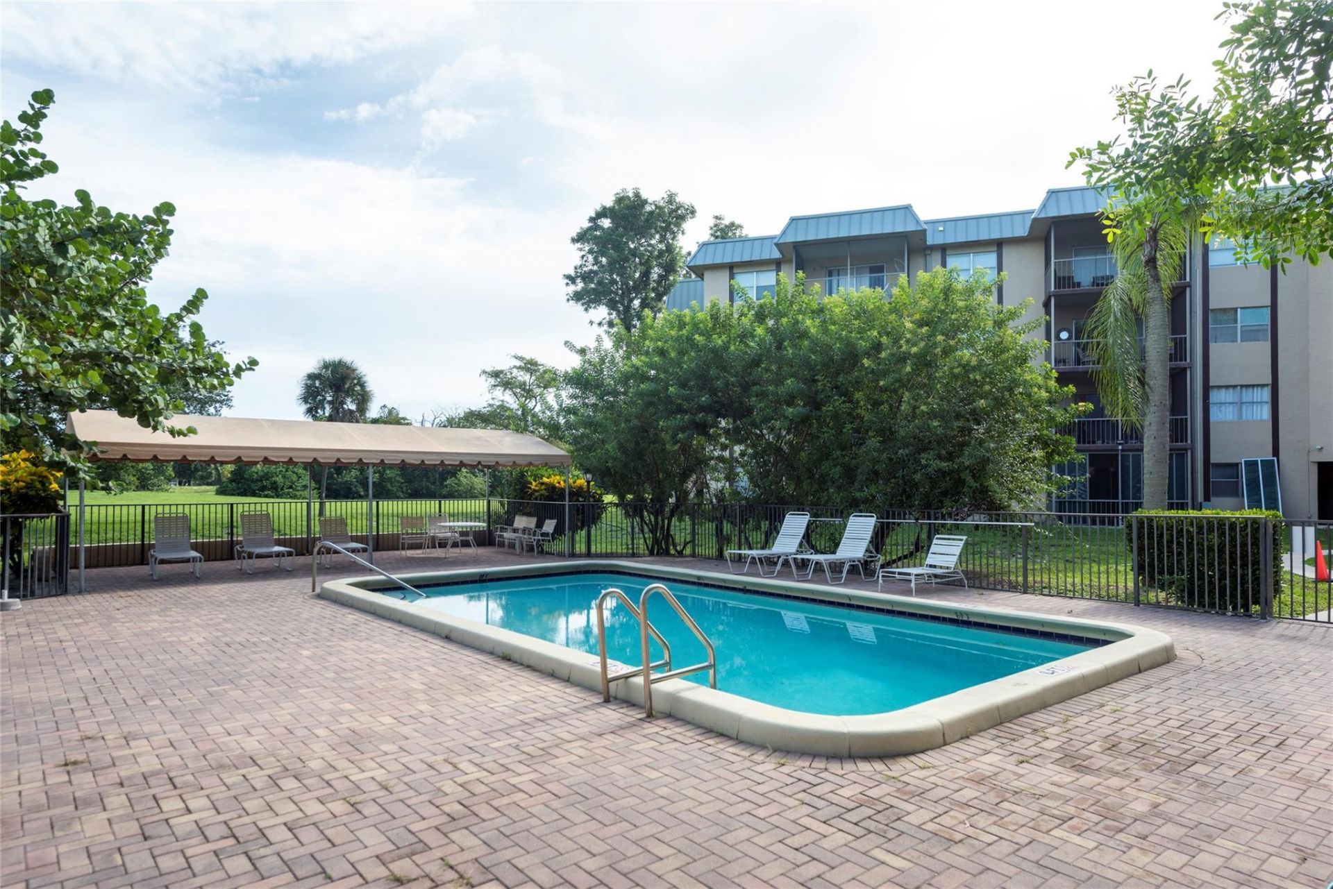 6061 N Falls Circle Drive, Unit 102, Lauderhill, FL 33319 Photo