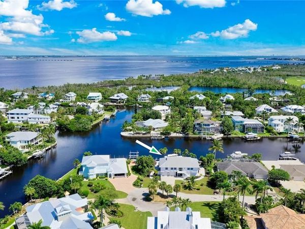 1682 Sabal Palm DR, SANIBEL, FL 33957